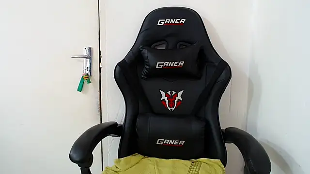 IceBellaCane313 online show from September 2025 12:28:02 PM