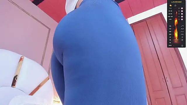 Snapshot of Donnapaul chatting on January 2025 02:58:01 PM Donnapaul online show from January 2025 02:58:01 PM