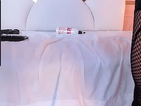 Snapshot of Donnapaul chatting on March 2025 03:03:02 PM Donnapaul online show from March 2025 03:03:02 PM