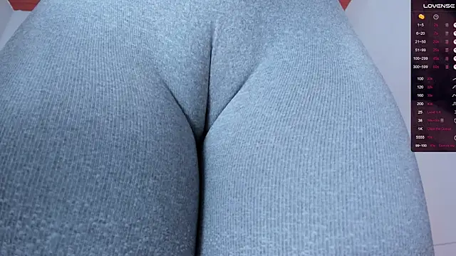 Snapshot of Donnapaul chatting on September 2025 12:07:02 PM Donnapaul online show from September 2025 12:07:02 PM