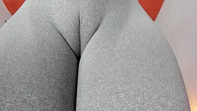 Snapshot of Donnapaul chatting on September 2025 11:56:02 AM Donnapaul online show from September 2025 11:56:02 AM