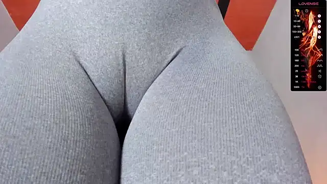 Snapshot of Donnapaul chatting on November 2025 11:23:02 AM Donnapaul online show from November 2025 11:23:02 AM