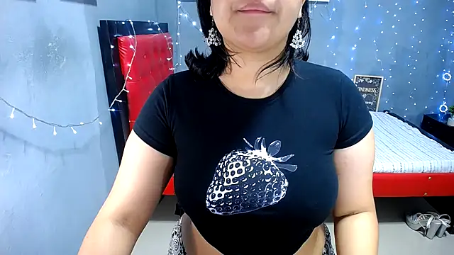 Snapshot of Sweettei chatting on November 2025 11:13:01 AM Sweettei online show from November 2025 11:13:01 AM