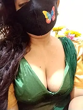 Snapshot of Ameera19 chatting on July 2026 07:28:02 PM Ameera19 online show from July 2026 07:28:02 PM