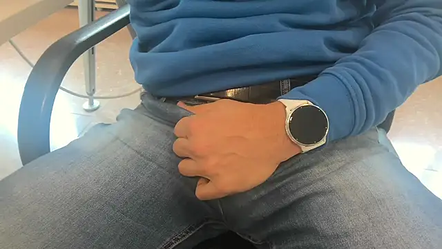 alessandroman2114 online show from October 2025 11:45:02 AM