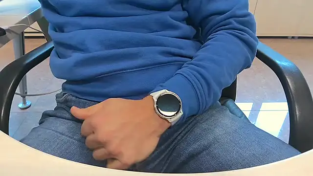 alessandroman2114 online show from October 2025 11:33:02 AM