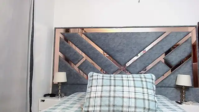 Snapshot of KarlaTesg chatting on November 2025 10:02:02 AM KarlaTesg online show from November 2025 10:02:02 AM