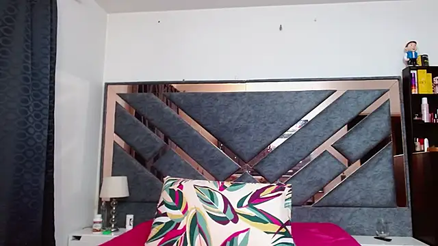 KarlaTesg online show from May 2026 10:12:01 AM