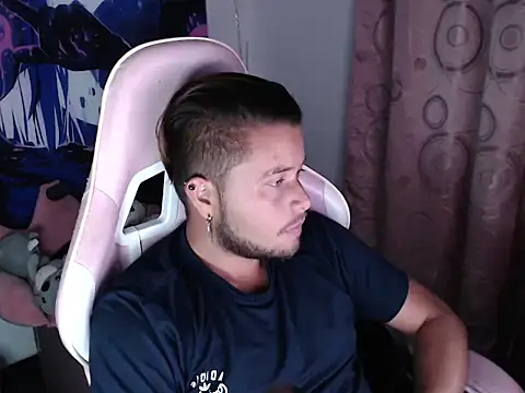 Snapshot of JOHANLEON1 chatting on April 2026 12:56:01 AM JOHANLEON1 online show from April 2026 12:56:01 AM