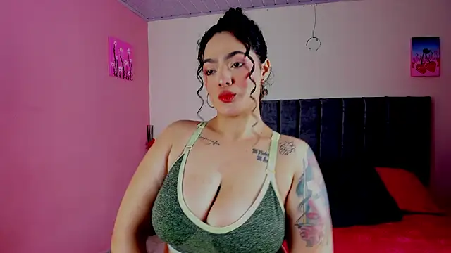 Snapshot of KayllaEvanss_ chatting on December 2024 03:15:01 PM KayllaEvanss  online show from December 2024 03:15:01 PM