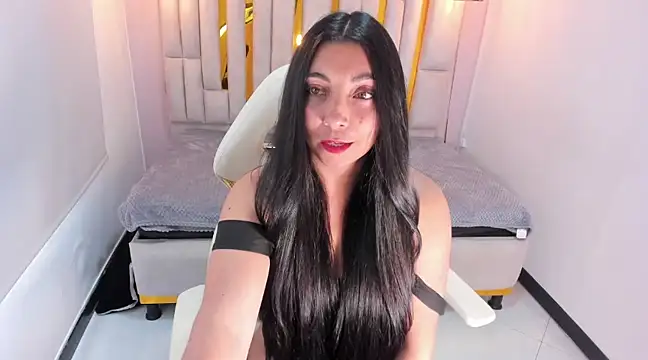 Karla hernandez  online show from March 2025 05:07:02 PM