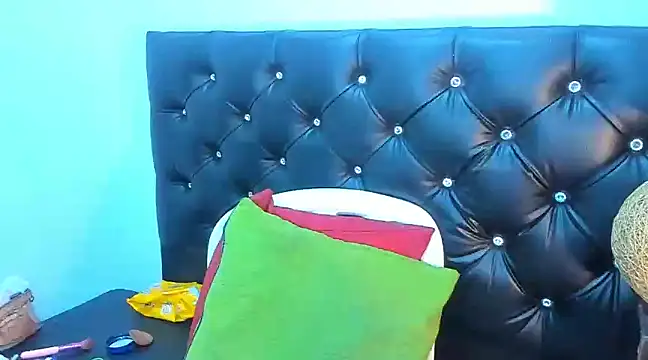 lanaconnorx online show from February 2025 02:50:01 AM