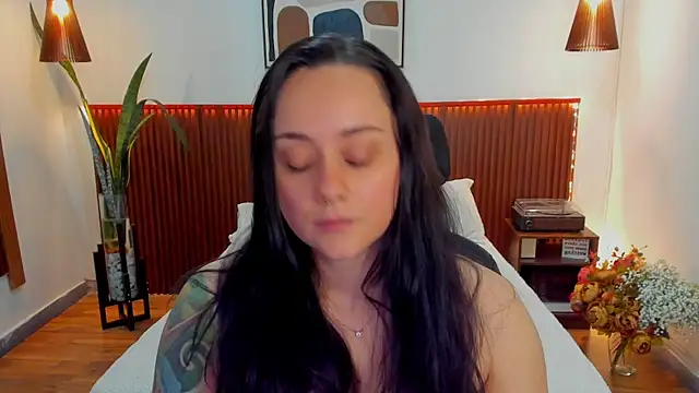 Snapshot of KatherineBond chatting on January 2026 07:08:02 PM KatherineBond online show from January 2026 07:08:02 PM