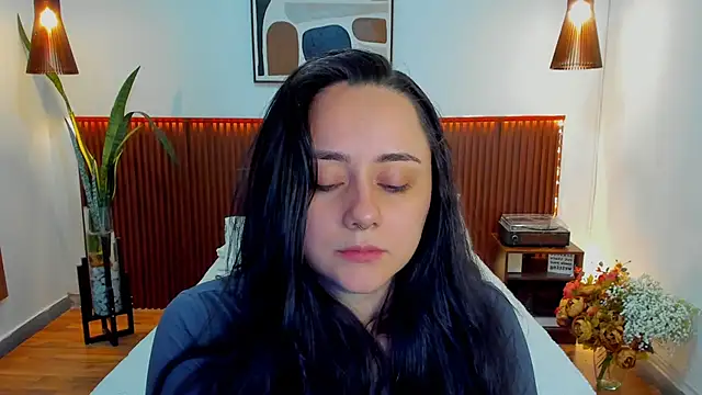 Snapshot of KatherineBond chatting on January 2026 07:30:01 PM KatherineBond online show from January 2026 07:30:01 PM