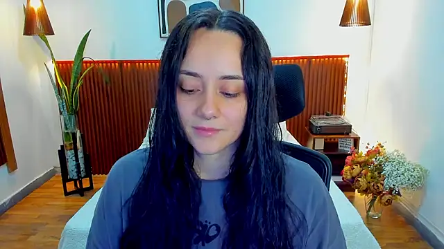 Snapshot of KatherineBond chatting on January 2026 08:01:02 PM KatherineBond online show from January 2026 08:01:02 PM