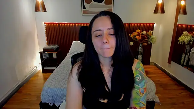 Snapshot of KatherineBond chatting on May 2026 09:11:02 PM KatherineBond online show from May 2026 09:11:02 PM
