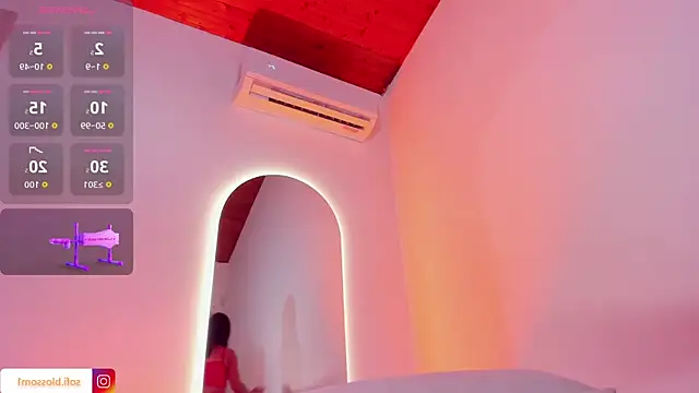 Snapshot of Sofi_Blossom chatting on November 2025 07:48:02 PM Sofi Blossom online show from November 2025 07:48:02 PM