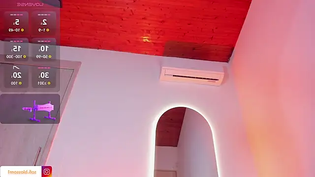 Snapshot of Sofi_Blossom chatting on December 2025 08:05:01 PM Sofi Blossom online show from December 2025 08:05:01 PM