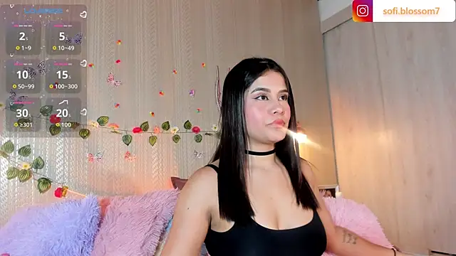 Snapshot of Sofi_Blossom chatting on June 2026 08:43:02 PM Sofi Blossom online show from June 2026 08:43:02 PM