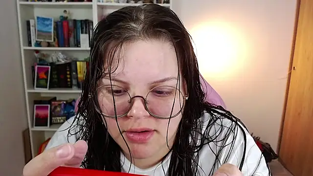 Snapshot of Gabiwaifu chatting on May 2026 04:29:02 AM Gabiwaifu online show from May 2026 04:29:02 AM