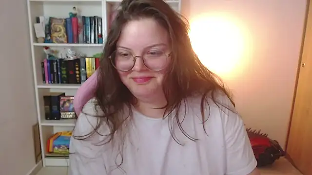 Snapshot of Gabiwaifu chatting on May 2026 06:33:02 AM Gabiwaifu online show from May 2026 06:33:02 AM