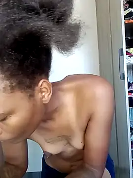 Snapshot of kelsie421 chatting on January 2025 06:25:01 AM kelsie421 online show from January 2025 06:25:01 AM