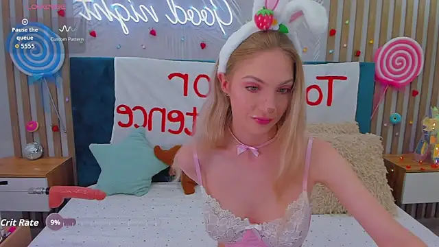 Snapshot of Emilly_Hart chatting on October 2025 03:17:02 AM Emilly Hart online show from October 2025 03:17:02 AM