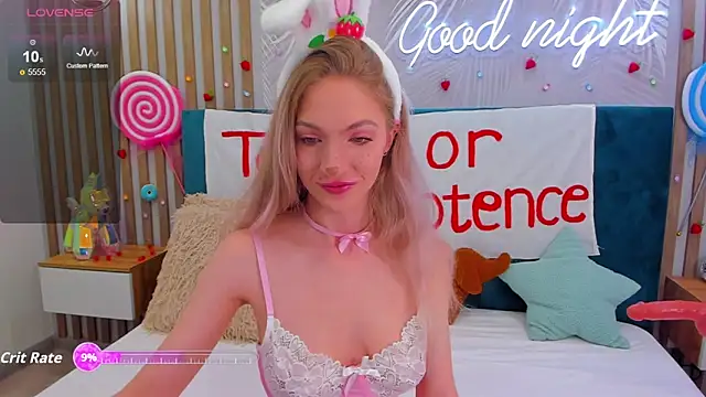 Snapshot of Emilly_Hart chatting on October 2025 02:48:01 AM Emilly Hart online show from October 2025 02:48:01 AM