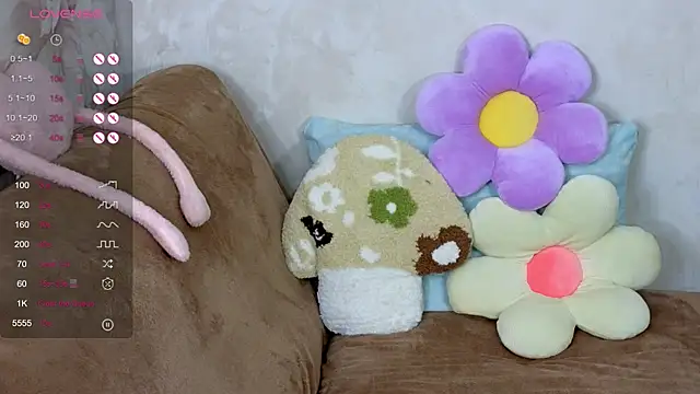 TrissMerigold9 online show from October 2025 09:15:01 PM