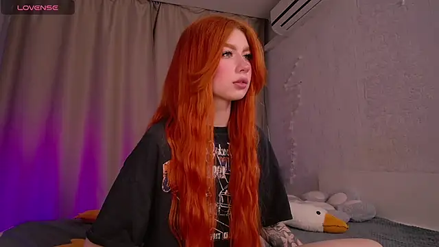 Snapshot of Evaa_Moonn_ chatting on March 2025 11:35:02 PM Evaa Moonn  online show from March 2025 11:35:02 PM