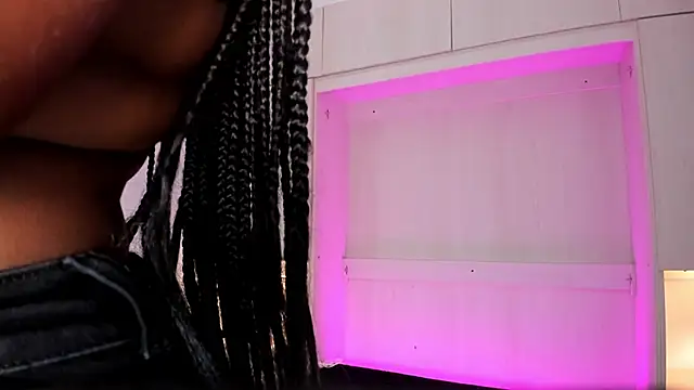 tamaraa smiith online show from February 2025 06:17:01 PM