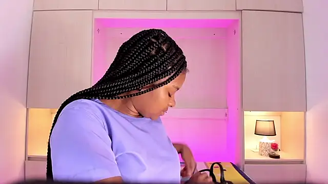 tamaraa smiith online show from February 2025 11:39:02 AM