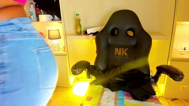 tamaraa smiith online show from November 2025 07:35:02 PM