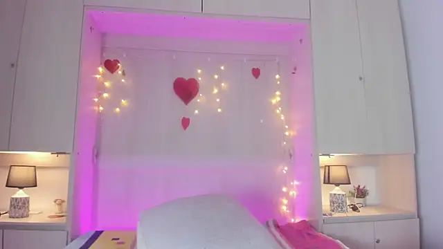 tamaraa smiith online show from February 2026 07:48:01 PM