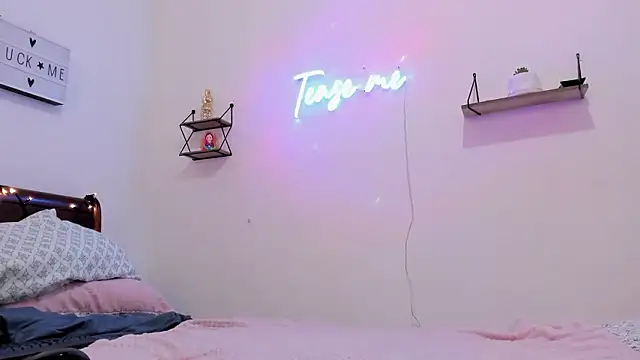 Snapshot of Manuela_monroe chatting on January 2026 03:09:02 AM Manuela monroe online show from January 2026 03:09:02 AM