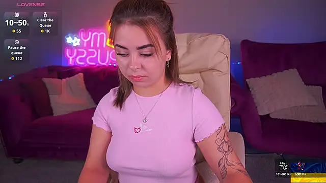 Snapshot of SusieWood chatting on September 2025 06:15:01 AM SusieWood online show from September 2025 06:15:01 AM