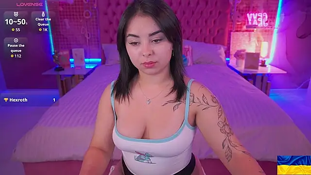 Snapshot of SusieWood chatting on October 2025 07:14:02 PM SusieWood online show from October 2025 07:14:02 PM