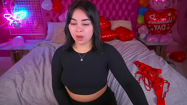 Snapshot of SusieWood chatting on February 2026 07:51:01 AM SusieWood online show from February 2026 07:51:01 AM