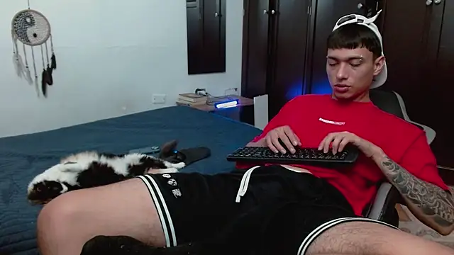 aaron blug online show from December 2025 03:52:01 PM