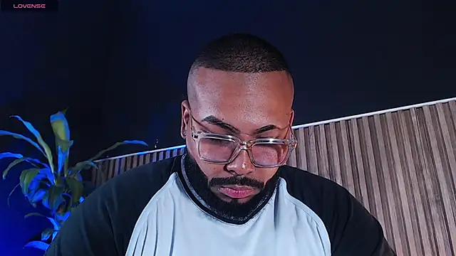 Snapshot of DilanJonnes_ chatting on January 2025 10:11:02 PM DilanJonnes online show from January 2025 10:11:02 PM