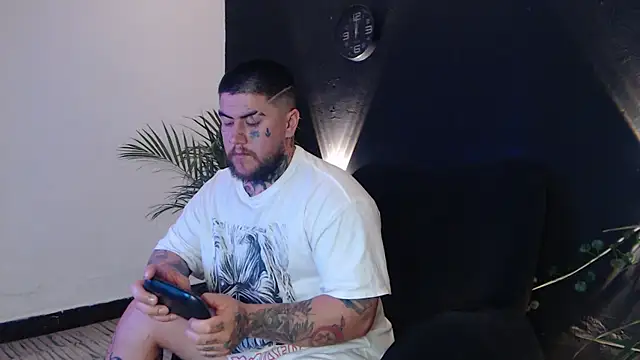 Ash gusbig online show from February 2025 05:56:02 AM