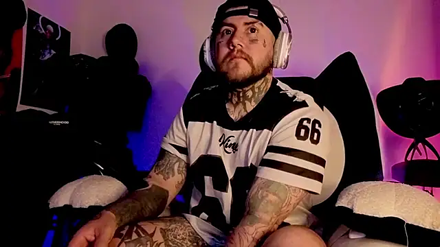 Snapshot of Ash_gusbig chatting on February 2026 01:35:02 AM Ash gusbig online show from February 2026 01:35:02 AM