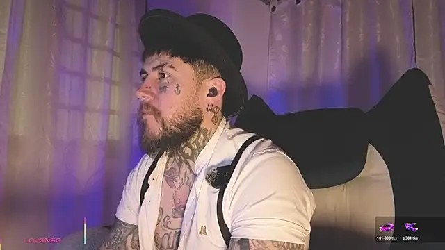 Snapshot of Ash_gusbig chatting on April 2026 03:39:02 AM Ash gusbig online show from April 2026 03:39:02 AM