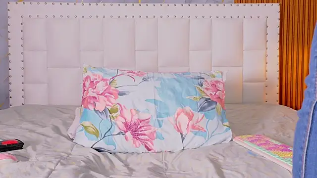 Snapshot of indianschoolgirl chatting on October 2025 07:37:02 PM indianschoolgirl online show from October 2025 07:37:02 PM