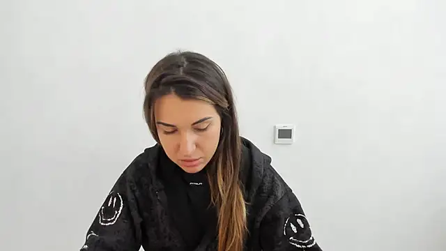 Summmmersky online show from November 2025 09:11:01 AM