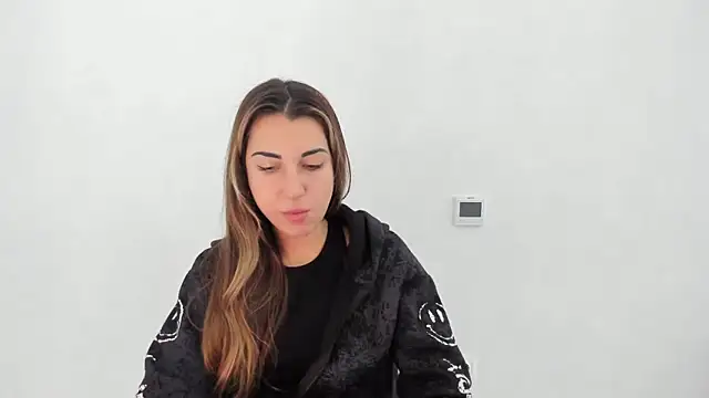 Summmmersky online show from November 2025 08:47:02 AM