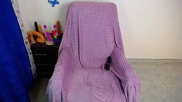 Snapshot of hot_girl01_hanna chatting on November 2025 04:22:02 PM hot girl01 hanna online show from November 2025 04:22:02 PM