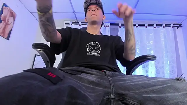 FrannBoy online show from March 2025 07:38:01 PM