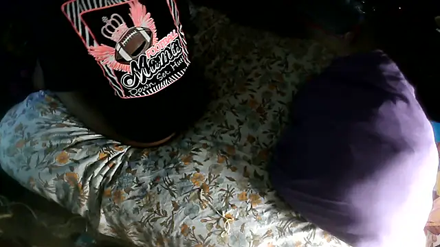 Snapshot of EbonyFetishQueen chatting on June 2026 02:53:01 AM EbonyFetishQueen online show from June 2026 02:53:01 AM