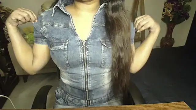 Snapshot of Most-Beautiful-Queen chatting on January 2025 11:34:02 PM Most-Beautiful-Queen online show from January 2025 11:34:02 PM